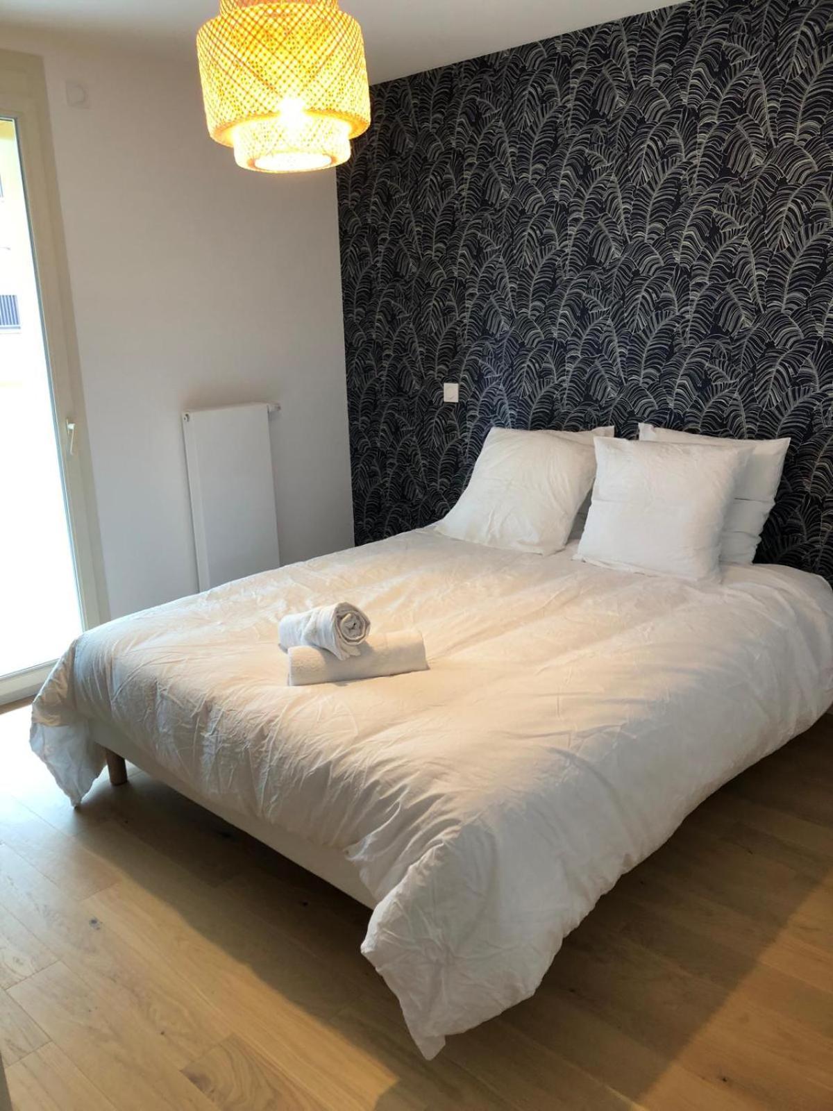 T2 - 1 Ch - Garage Prive - Balcon - 15 Min Du Apartment Annecy