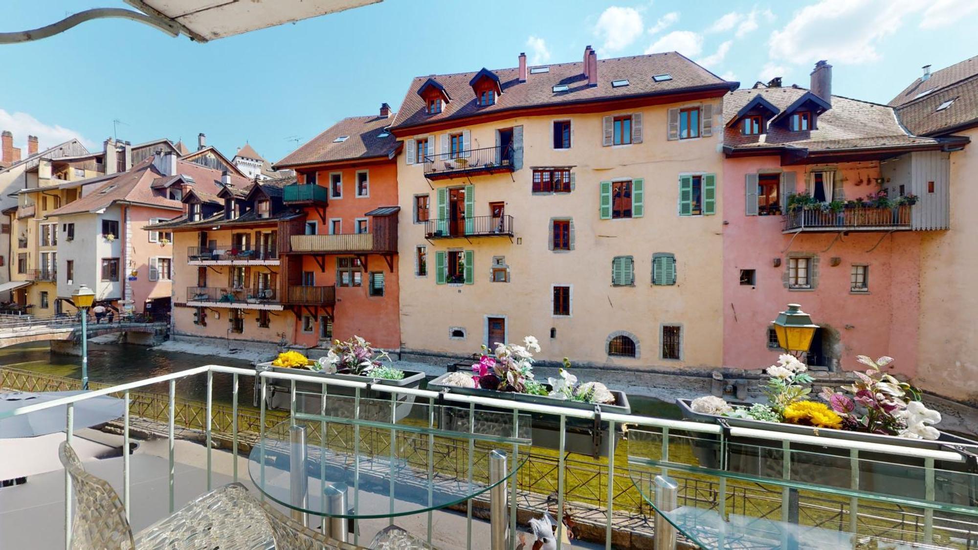 L'eau Vive Jacuzzi Et Sauna En Vieille 5