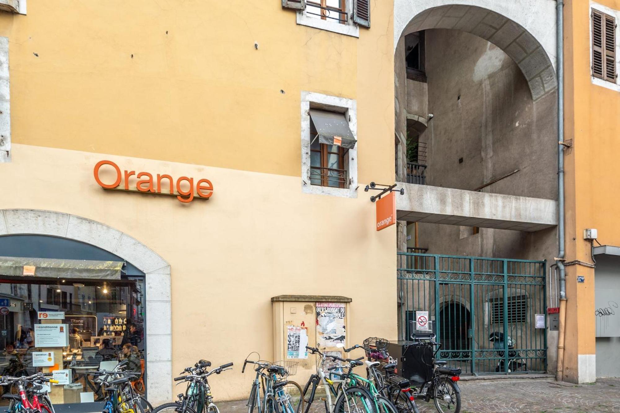 Apartment La Tour Medievale Au Centre Annecy