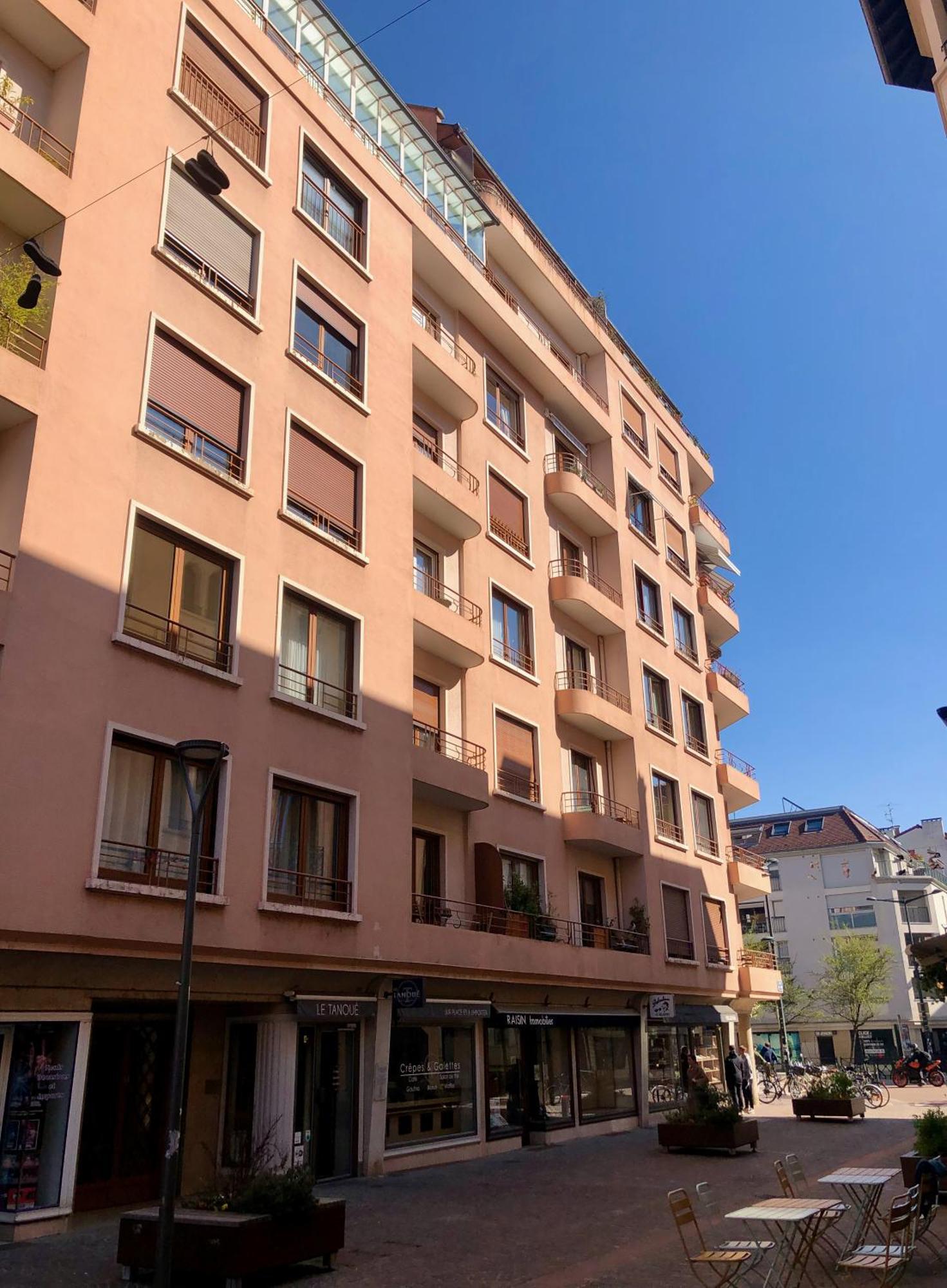 Le 21 Favre, Hyper Centre, 70 M², 2 *