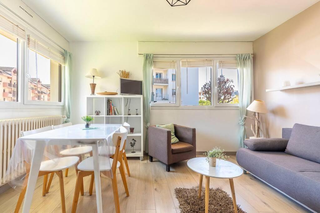 Cosy Parking Et Velos Gratuit Apartment