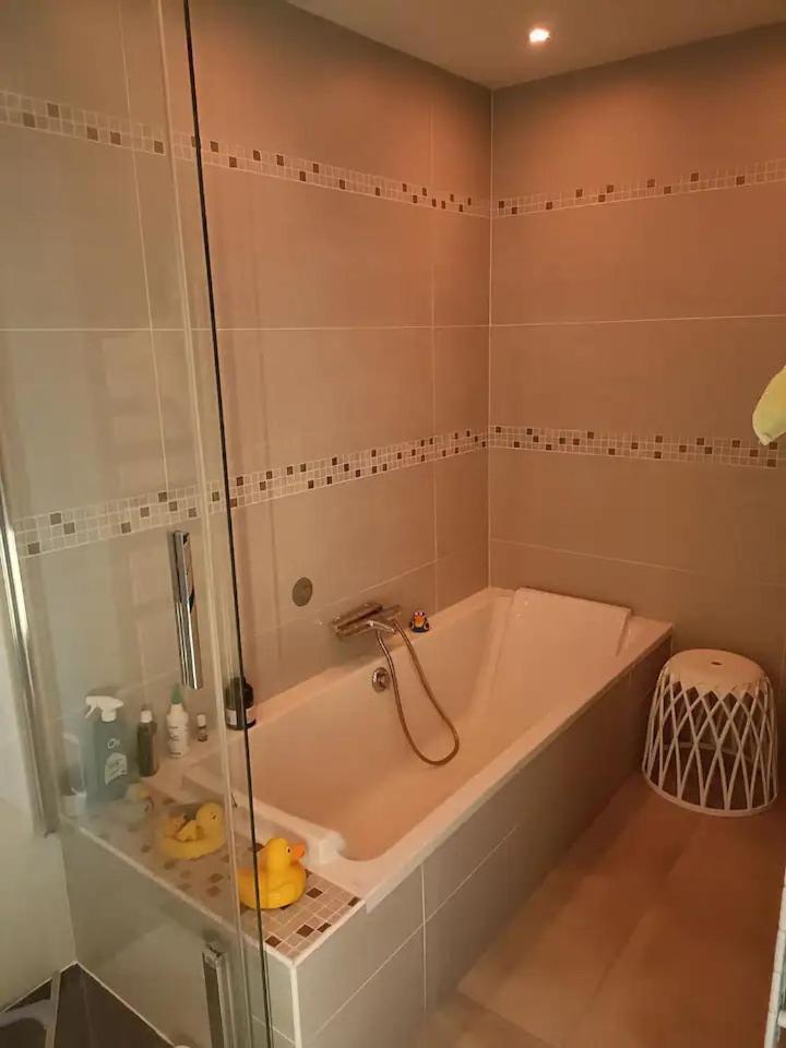 Chambre Privee 1 Chez Vincent - Gare - Centre Homestay