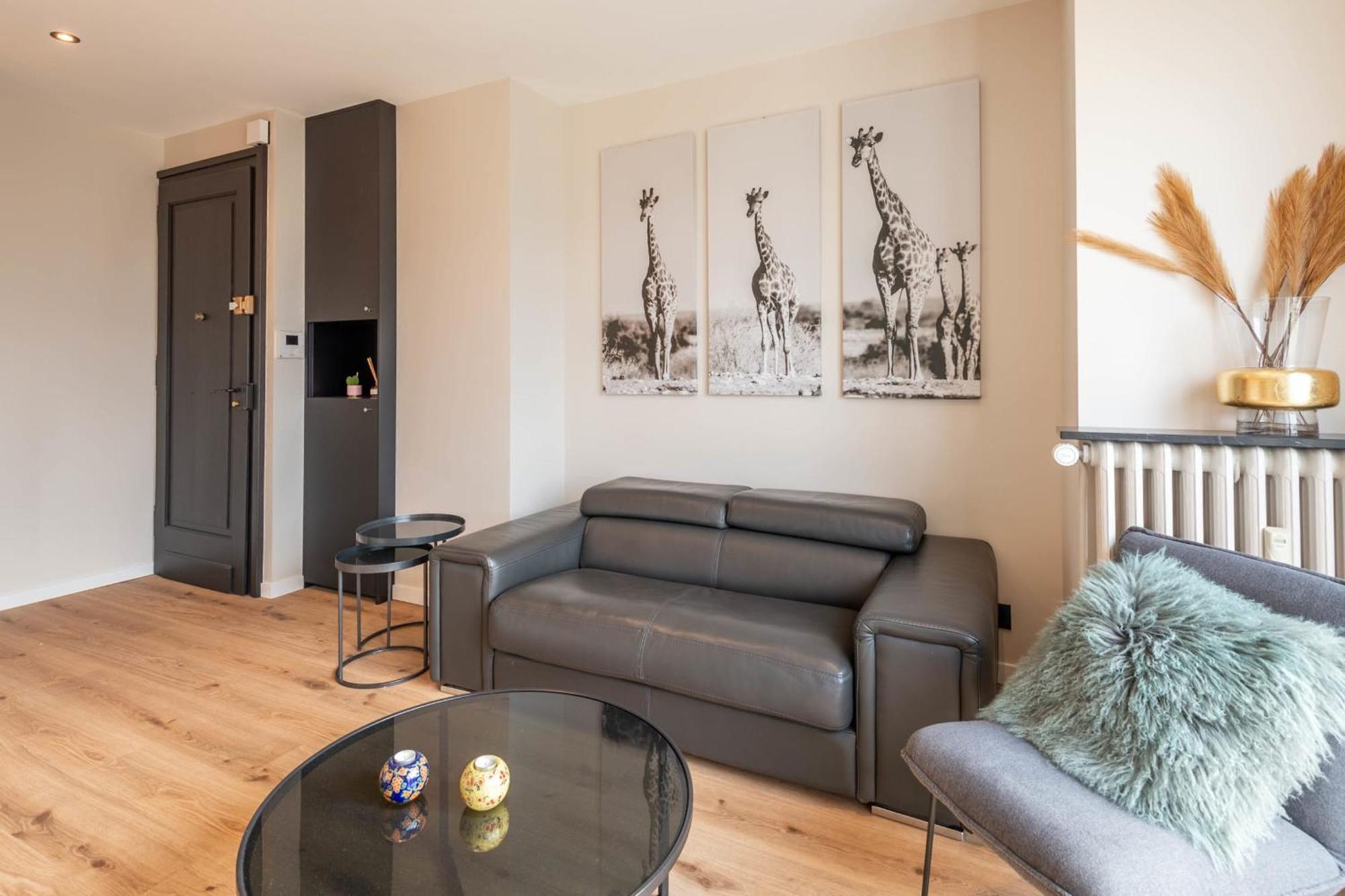 Le Beau Marcy - Contemporary Centre Flat Apartment