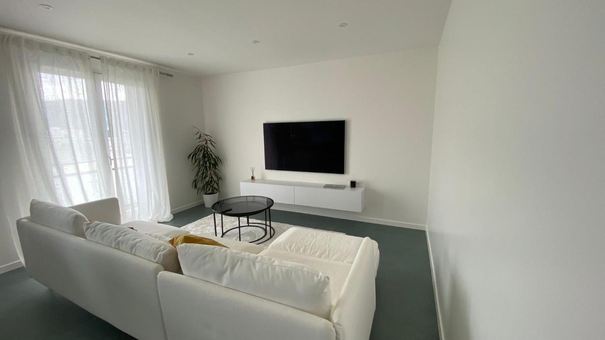 Modern & White - T3 60m2 - Parking Prive - Wifi - Netflix Annecy