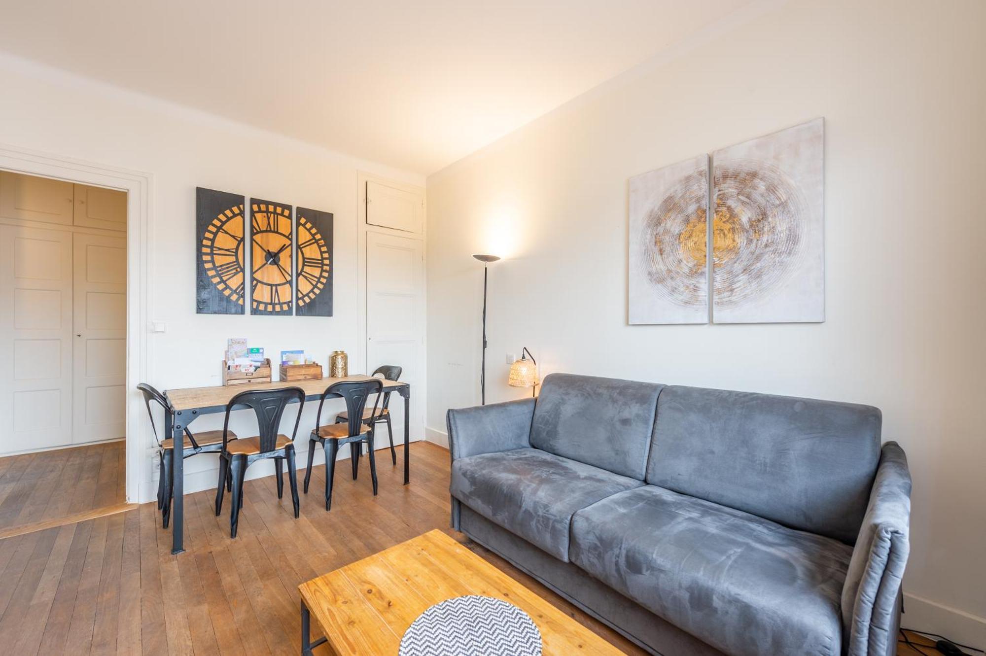 Pretty 2 In The Center Apartment *