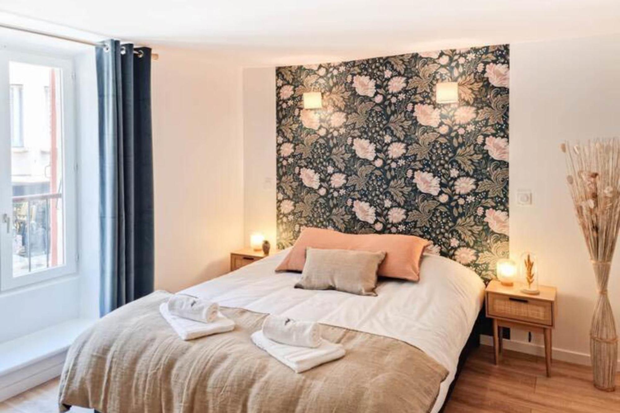 Apartment Elegance In The Heart Of The Old Town 4 *