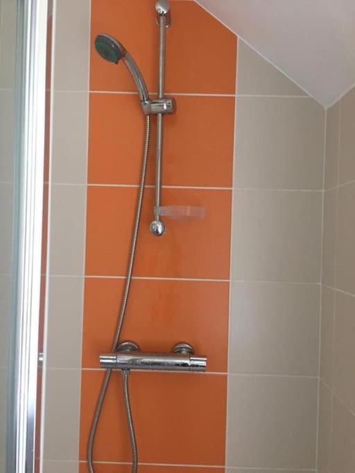 Joli 2 Pieces A 10 Min A Pied Du Avec Parking Prive Apartment