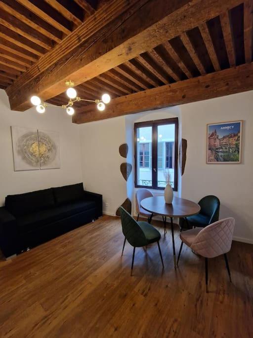 Apartment Cosy In Old Town, 2 Mins Walking Distance To Annecy