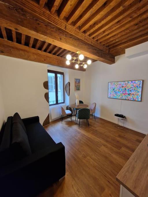 Cosy In Old Town, 2 Mins Walking Distance To Annecy