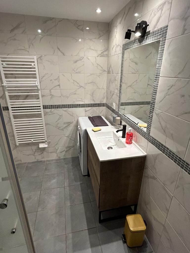Apartment Centre Romain7 *