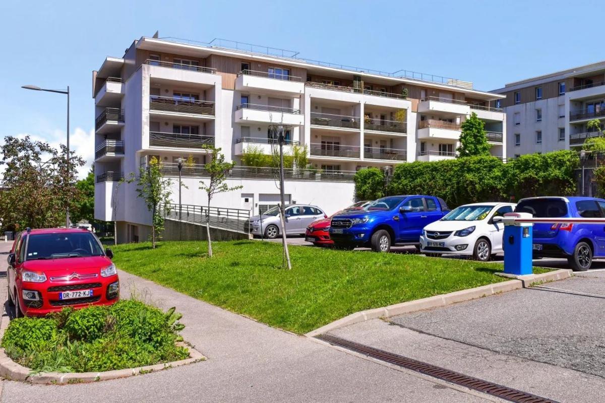 Beautiful With Terrace Apartment Annecy
