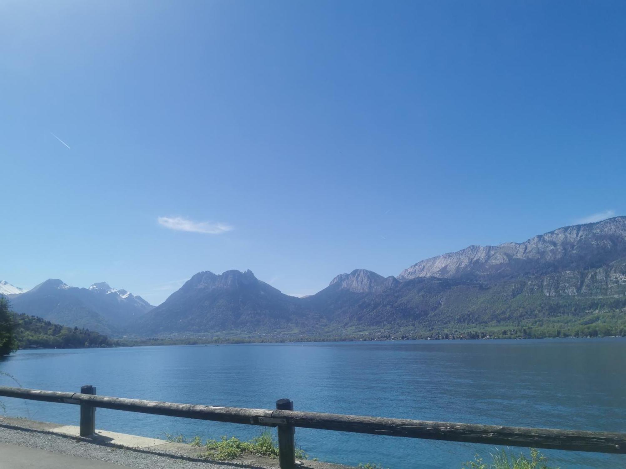 A 1 Minute Du * Annecy