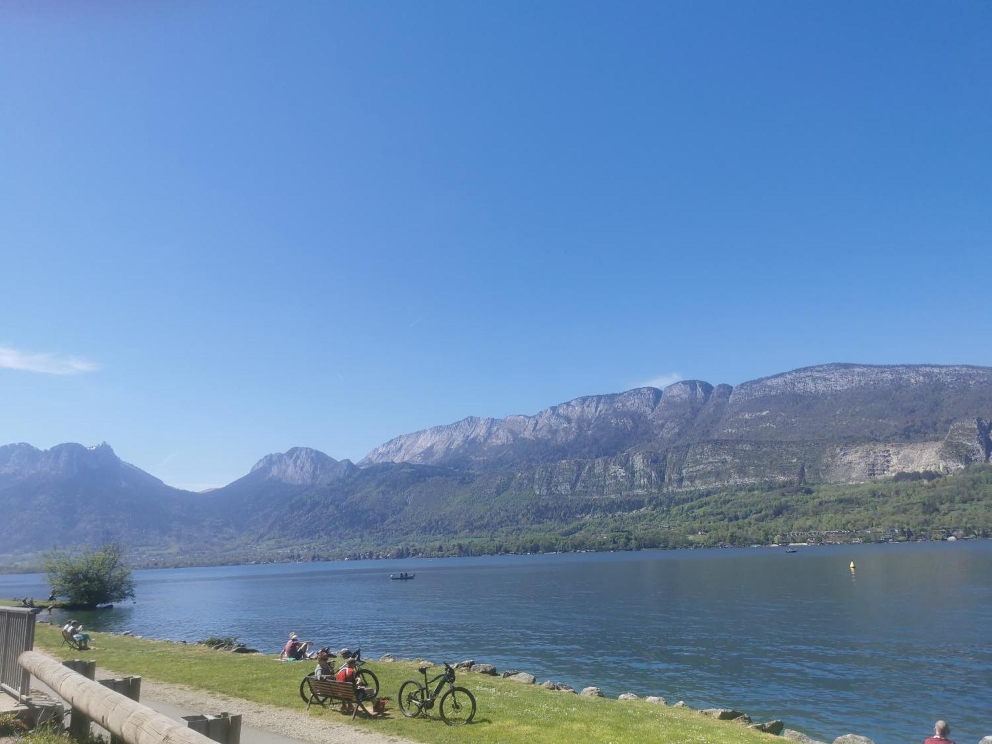 A 1 Minute Du * Annecy