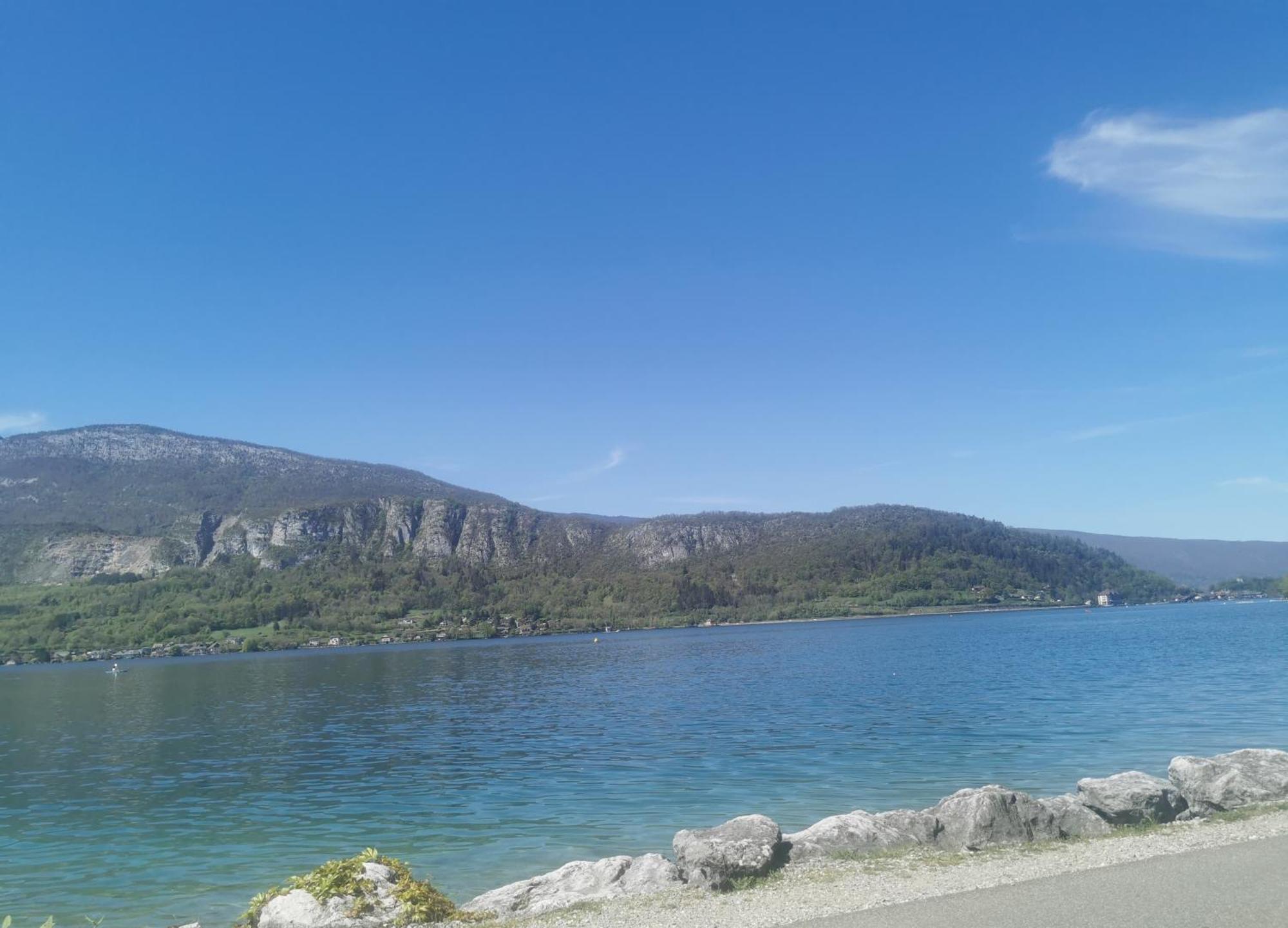 A 1 Minute Du * Annecy