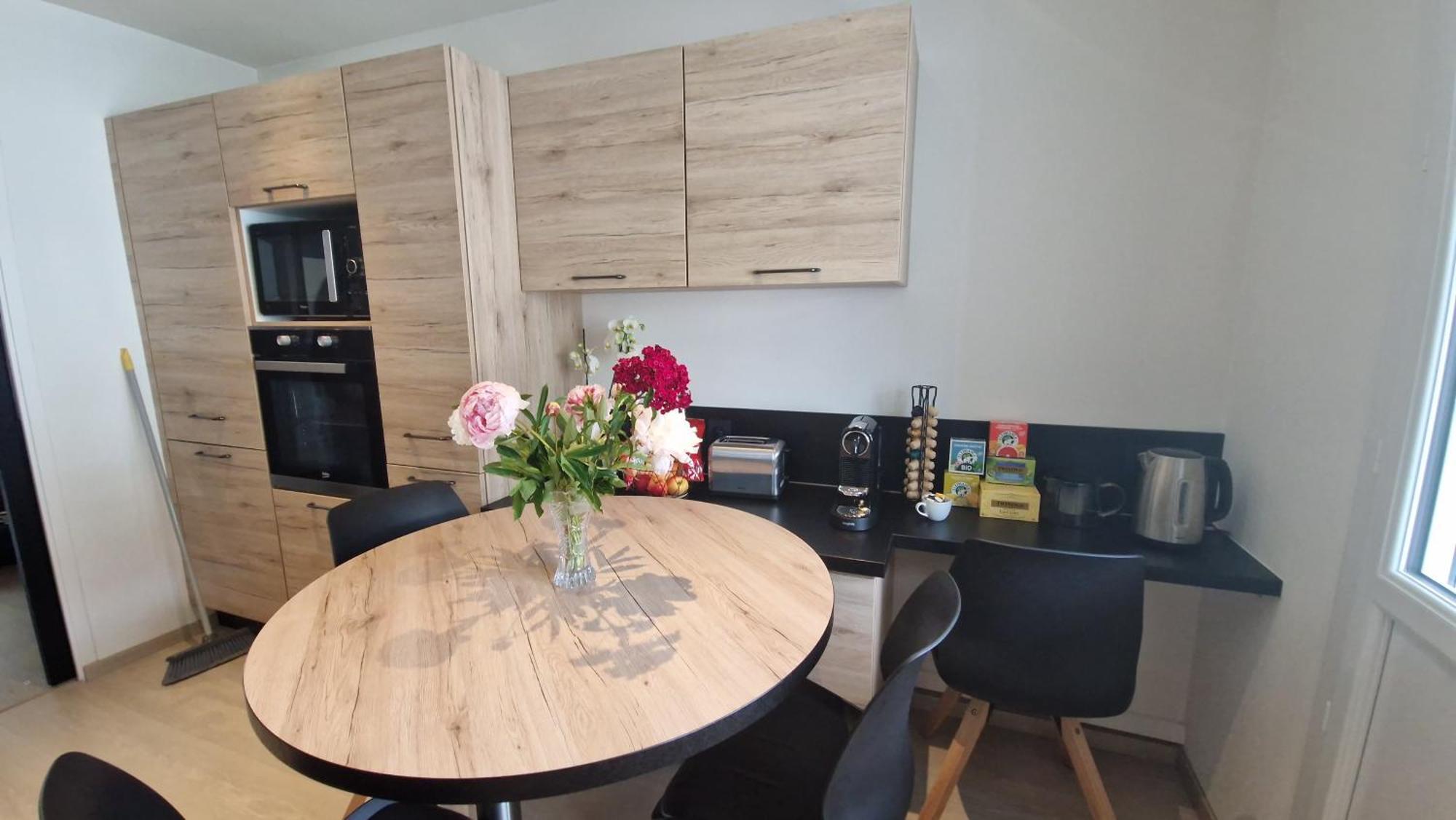 Appartement Et 95 M2 A 100m Du Lac, 3 Chambres, Parking *
