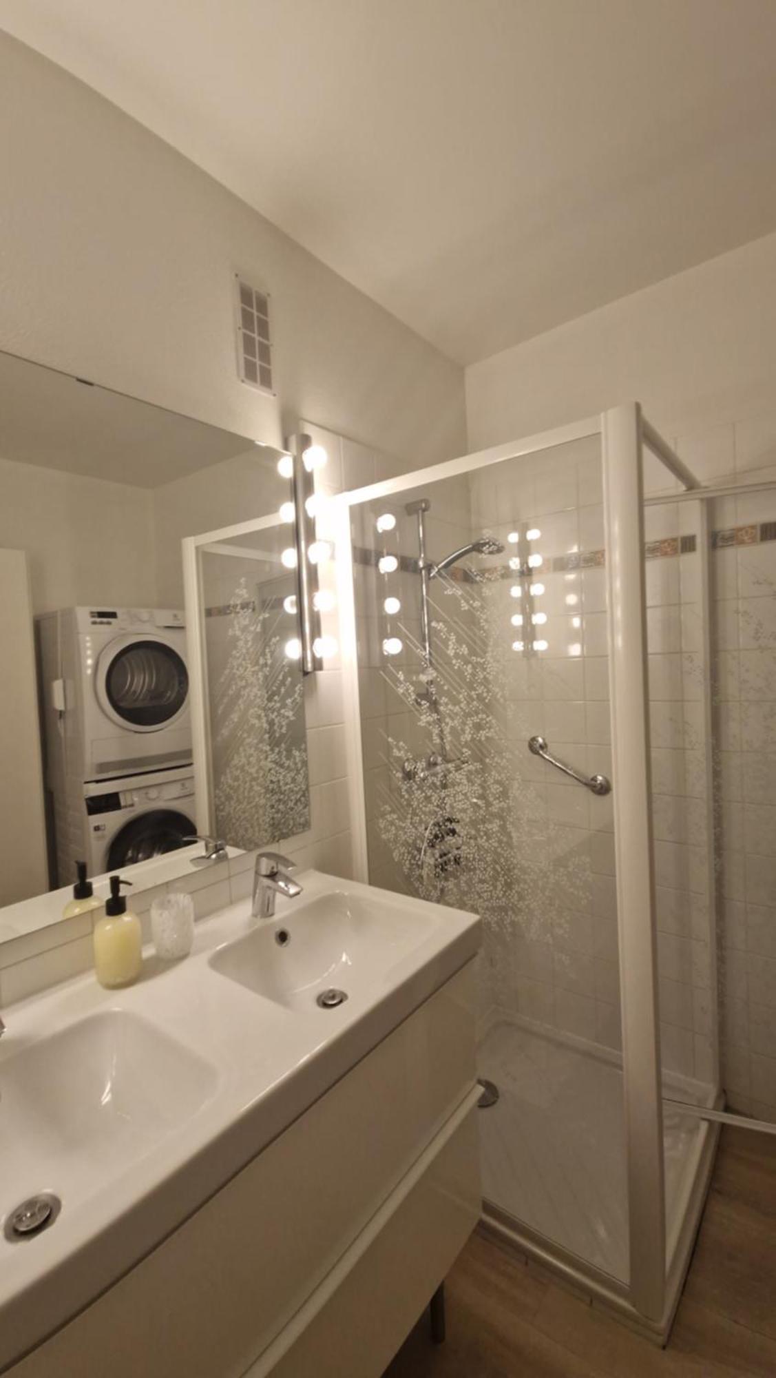 Et 95 M2 A 100m Du Lac, 3 Chambres, Parking *