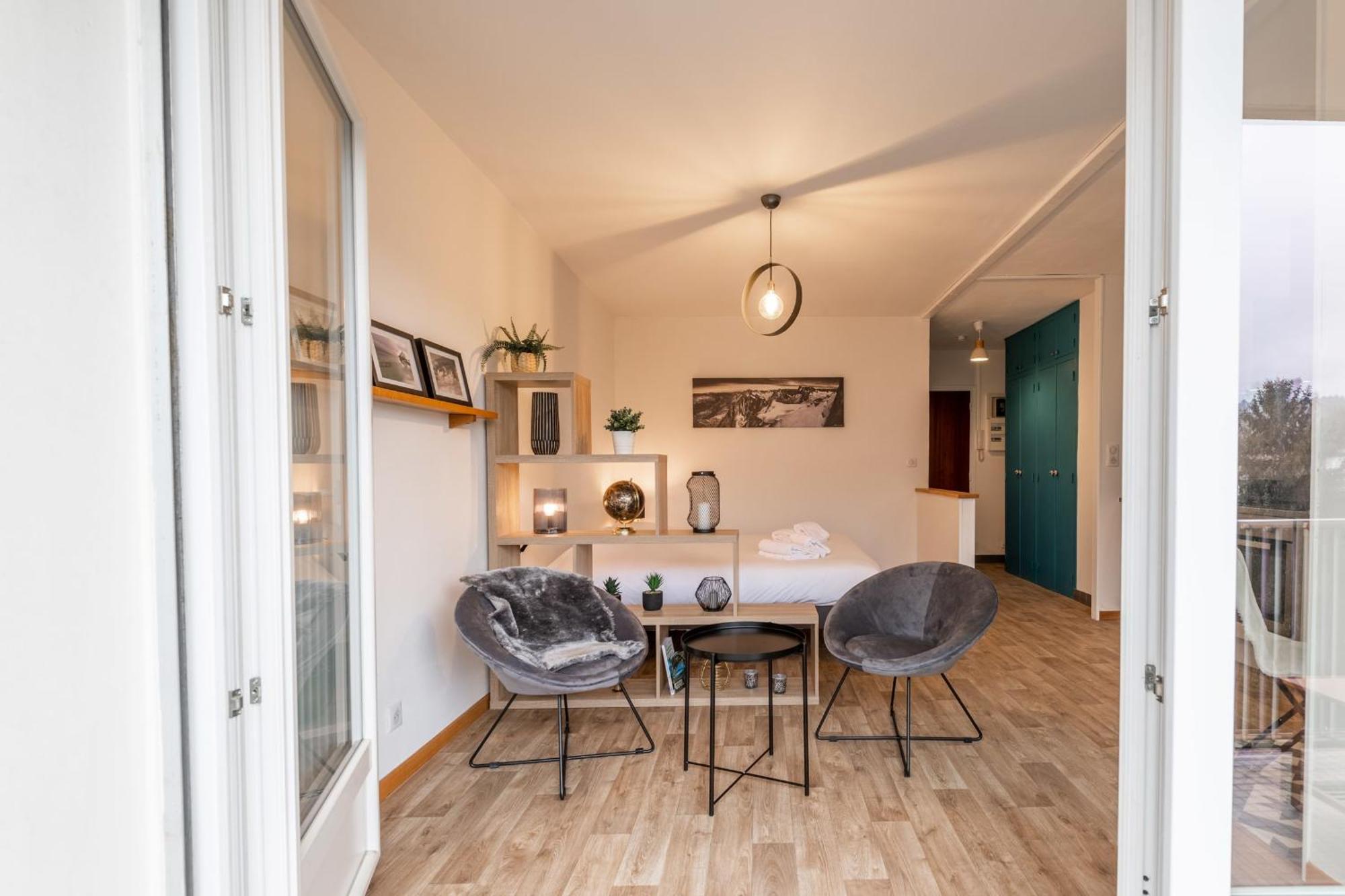 Pommaries Furnished Flat Apartment Annecy