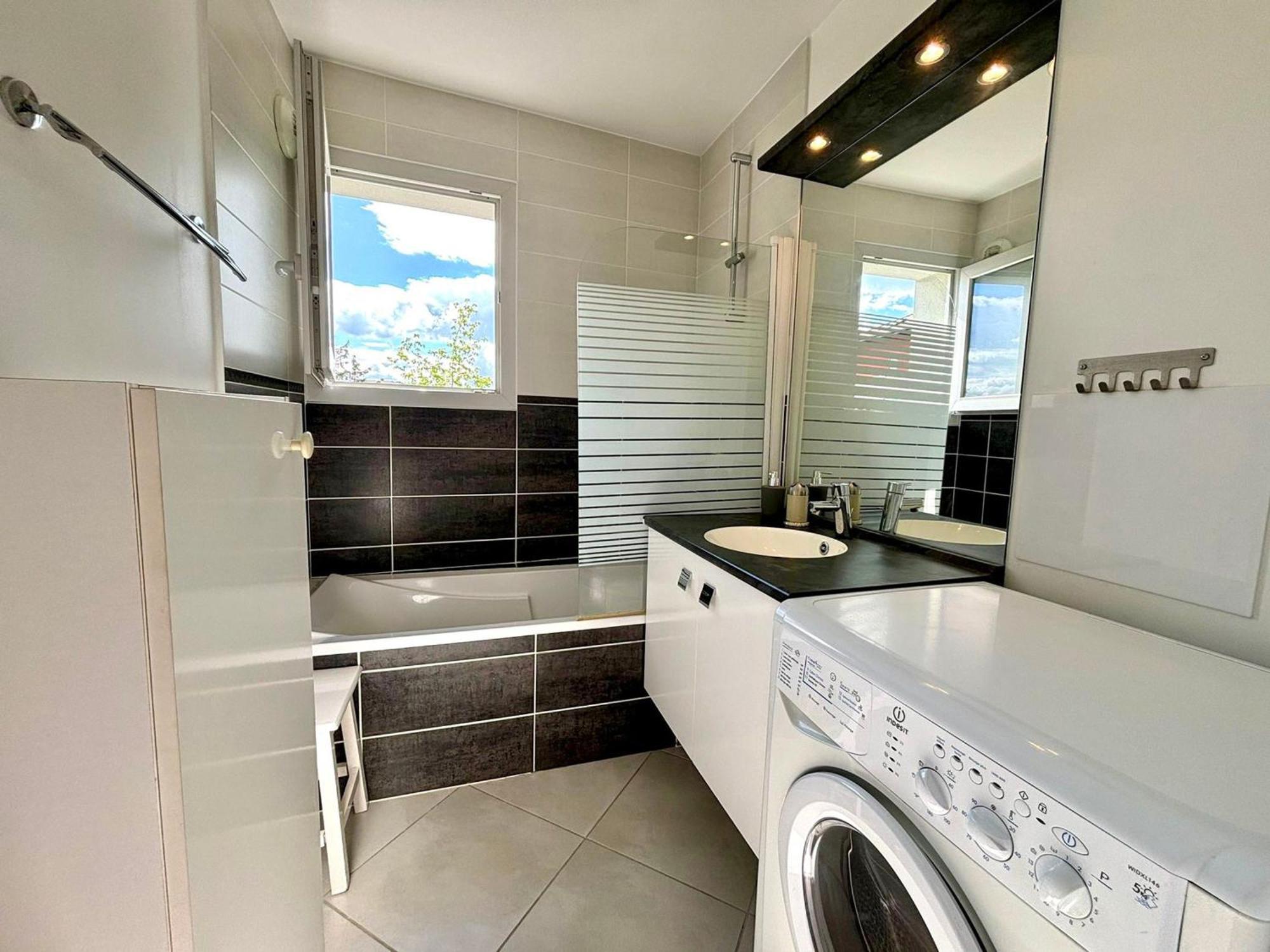 Calme F3 Avec Wifi Et Garage Pres Du Centre Historique - Fr-1-432-29 Apartment