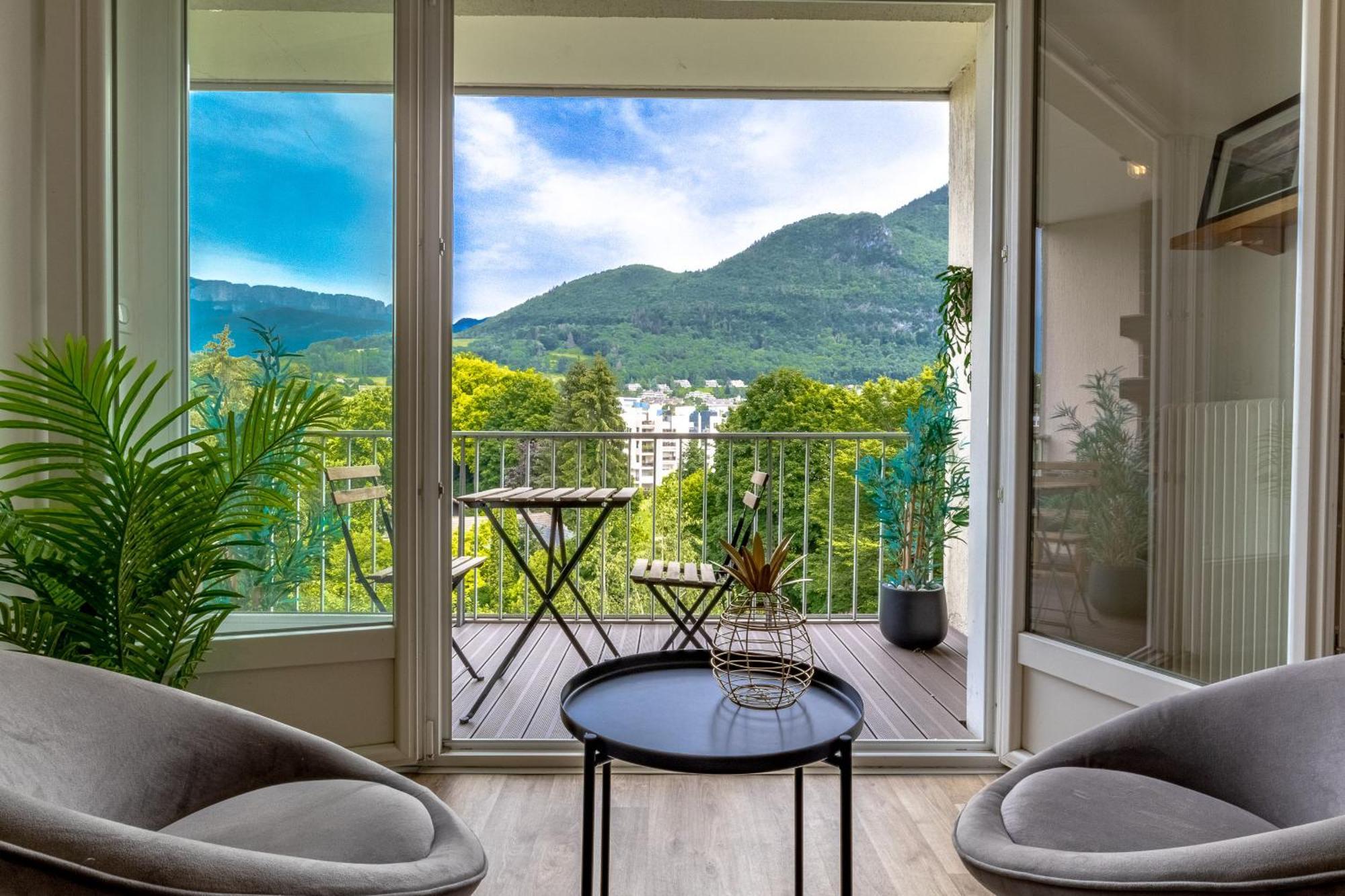 Apartment Mont-lac - Free Parking - By A Park - Mountain View - Near *