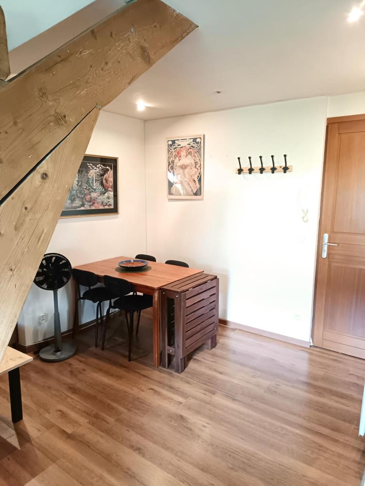Charming Near Center Apartment