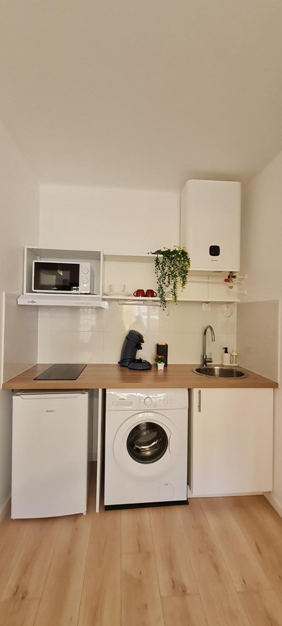 Lp - Planet Apartment