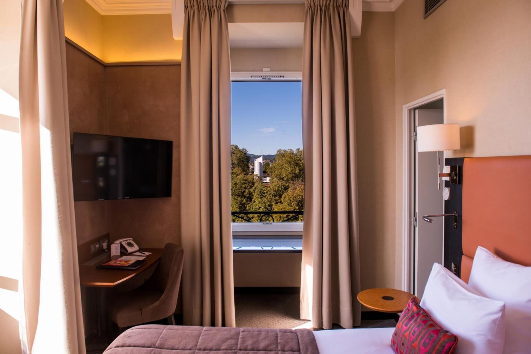 Imperial Palace Hotel 4*