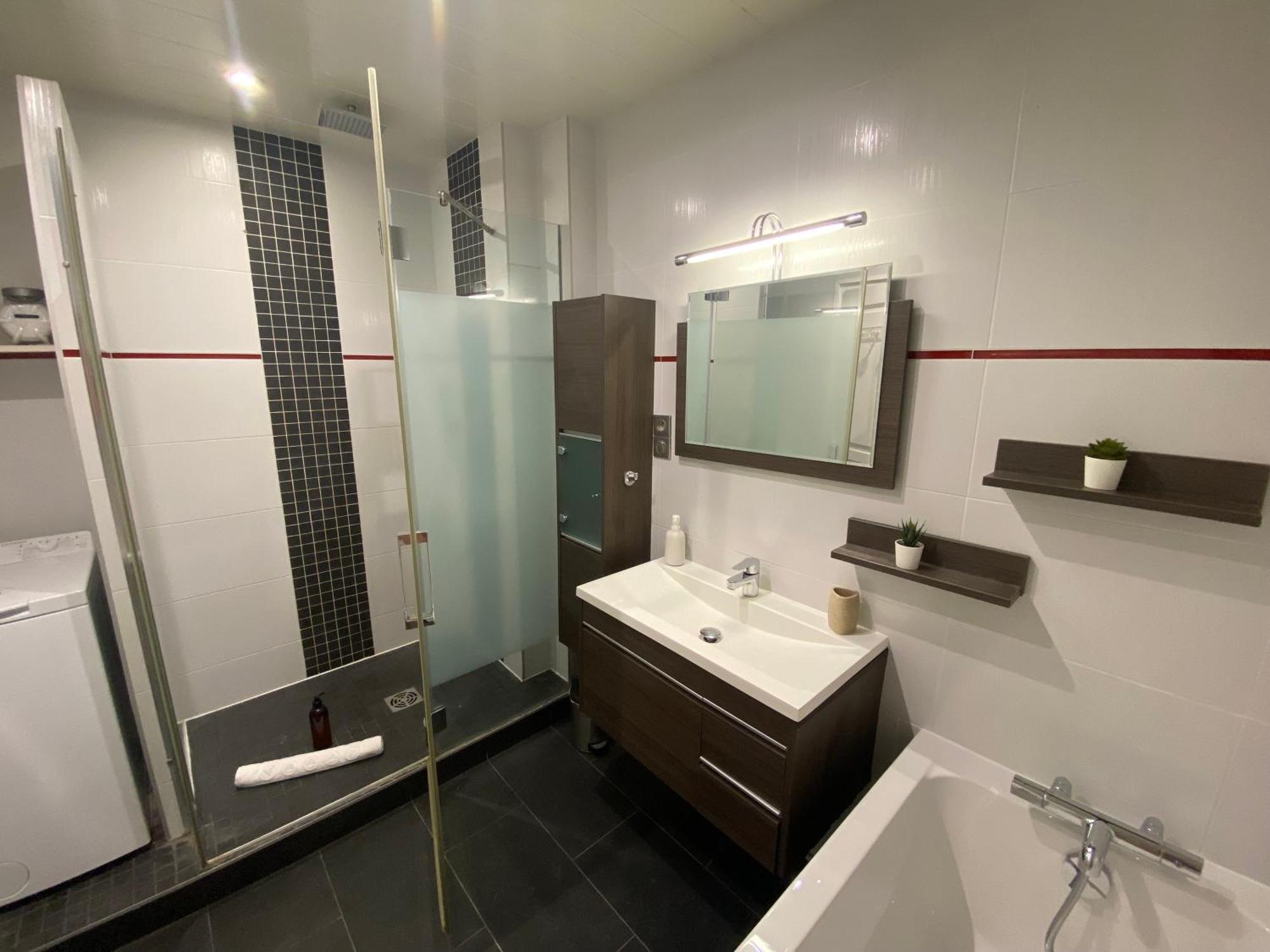 La Forclaz - Centre Ville&lac, Balcon, Parking * Annecy