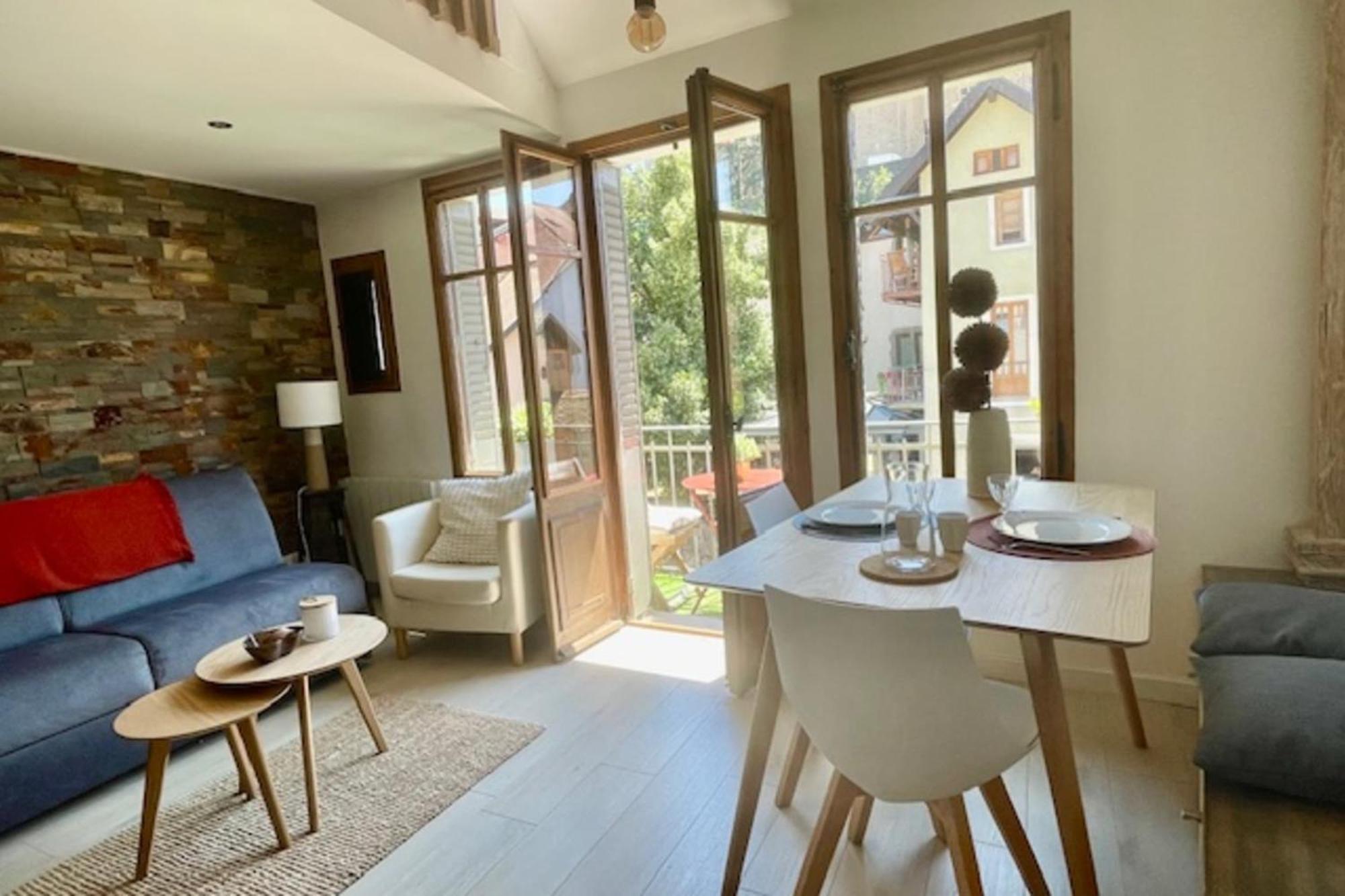 Apartment Le Canal - On The Venice Of The Alps *