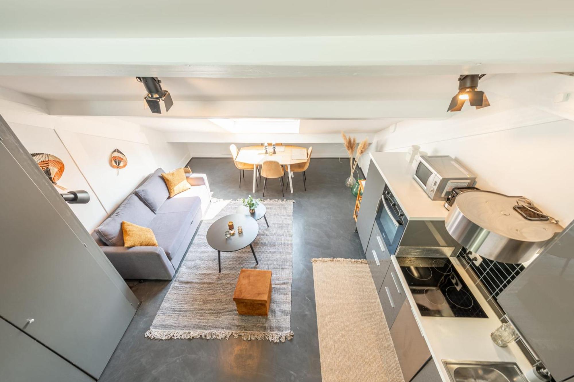 The White Duplex