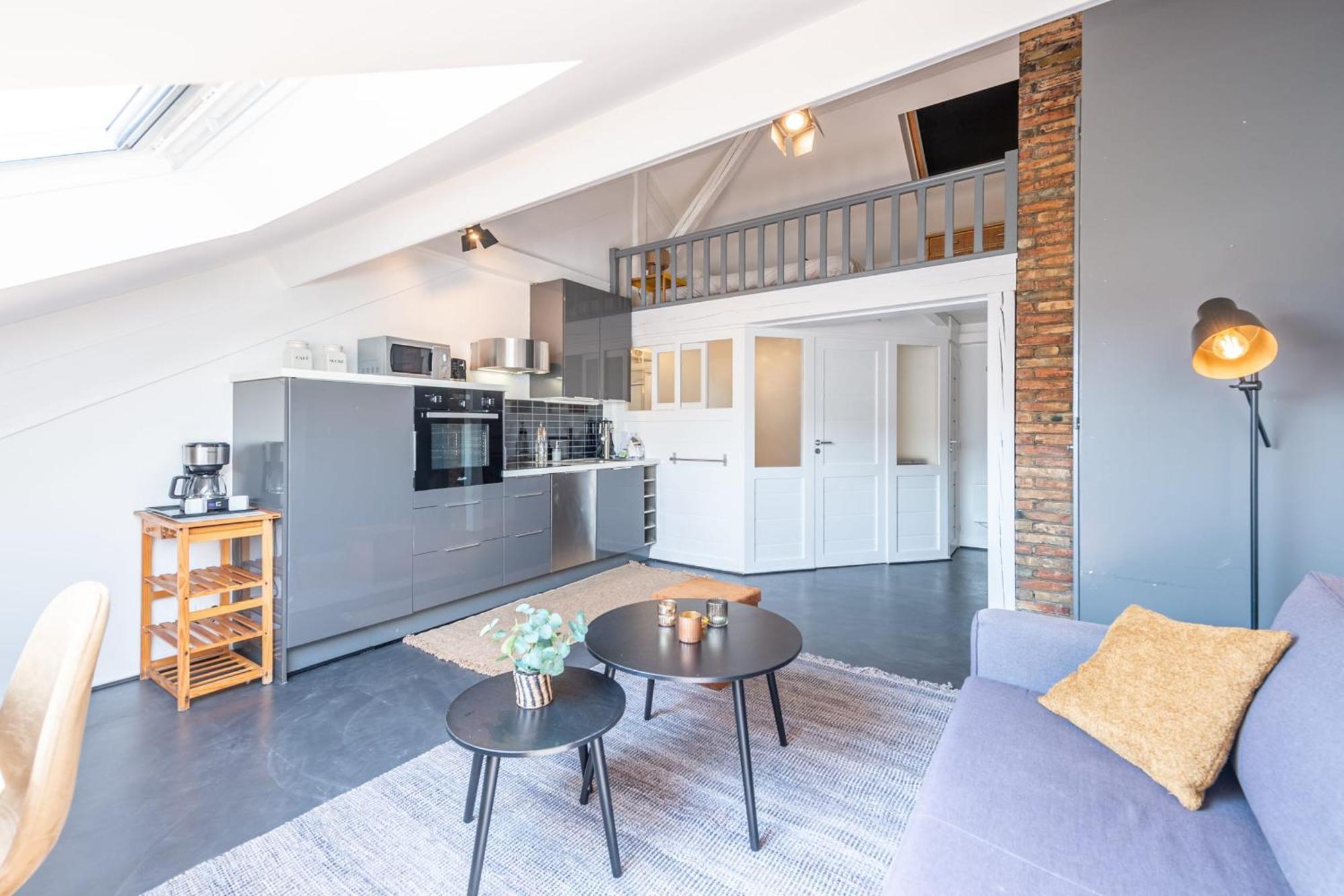 The White Duplex