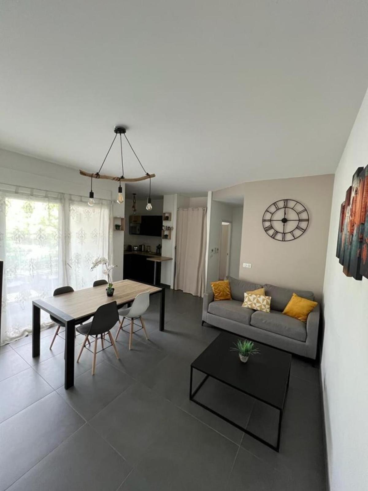 Le Tresum Joli T2 Avec Garage A 100m Du Apartment