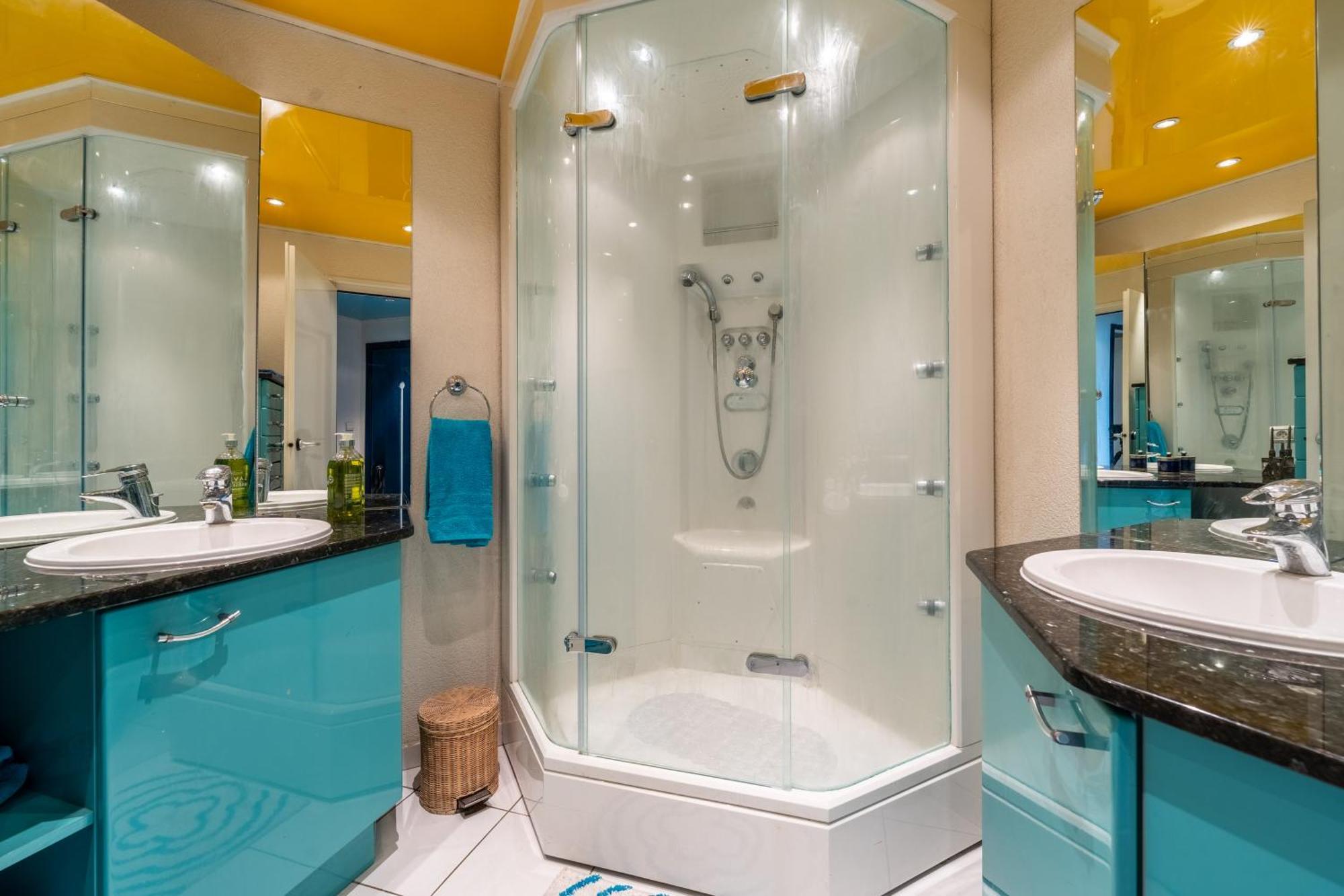 Grand Centre Apartment *