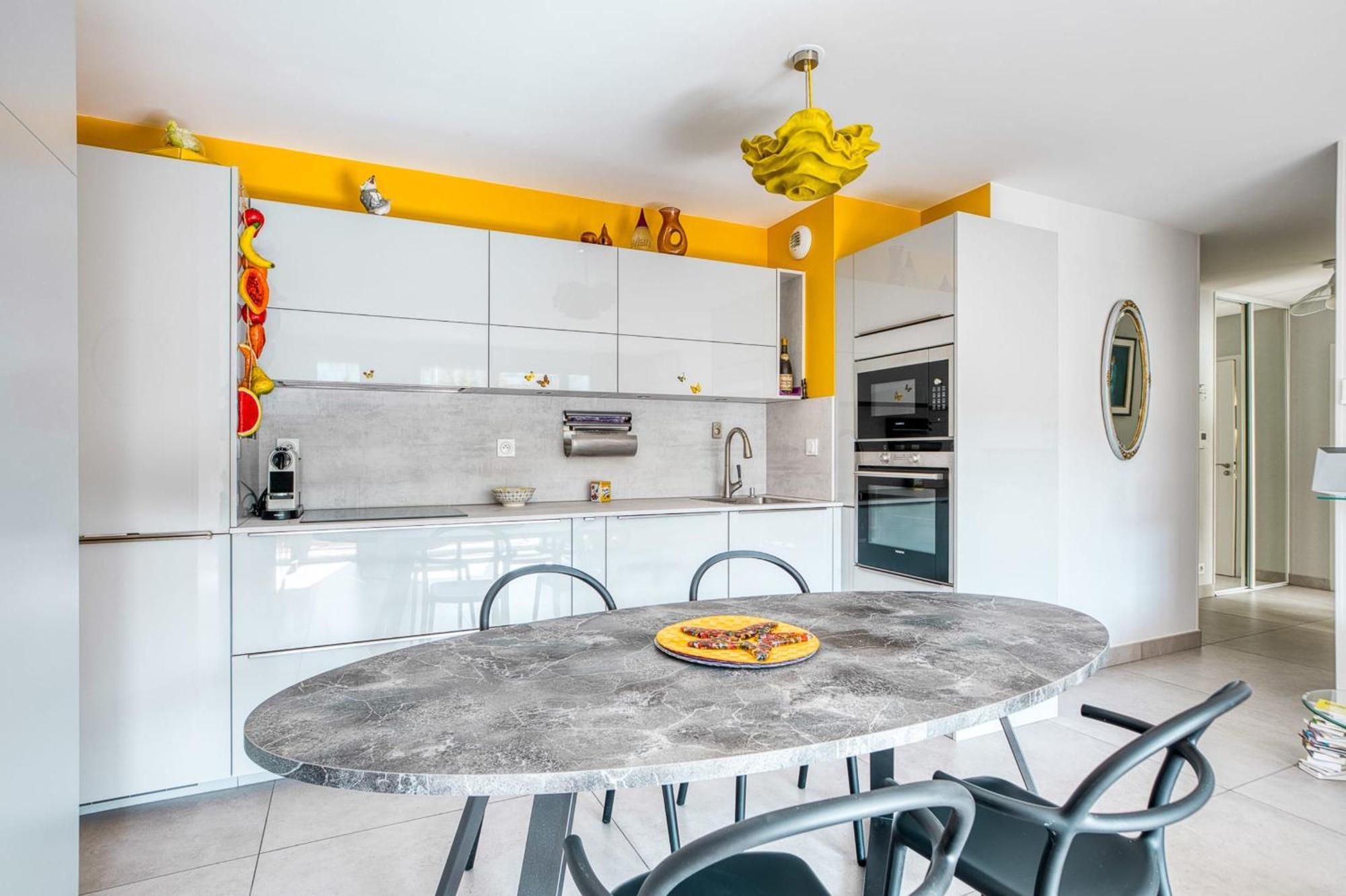 Dolce - Your Ideal Getaway In The Heart Of Apartment
