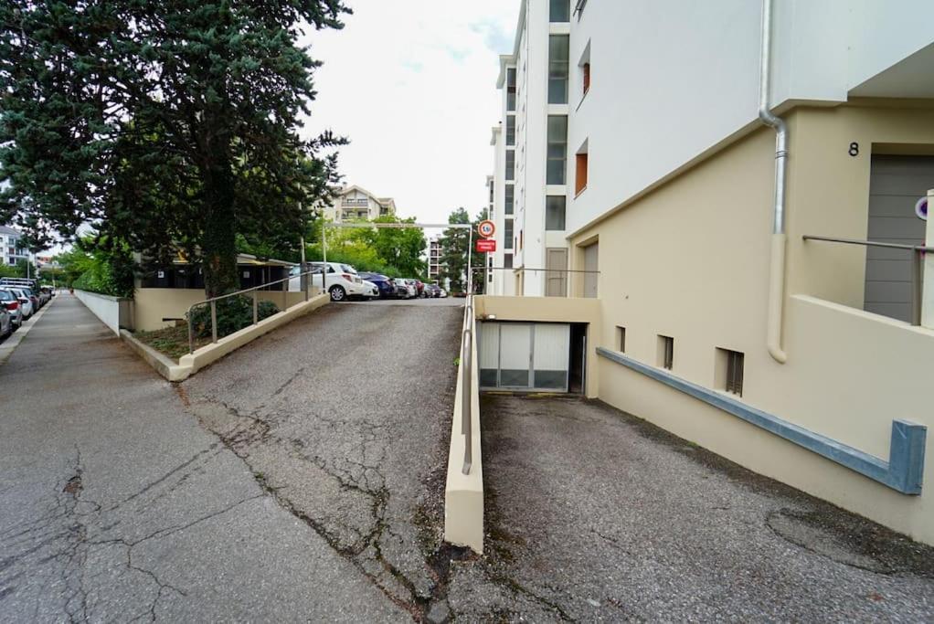 Plaine - Vue Montagne Et Garage A 700m Du