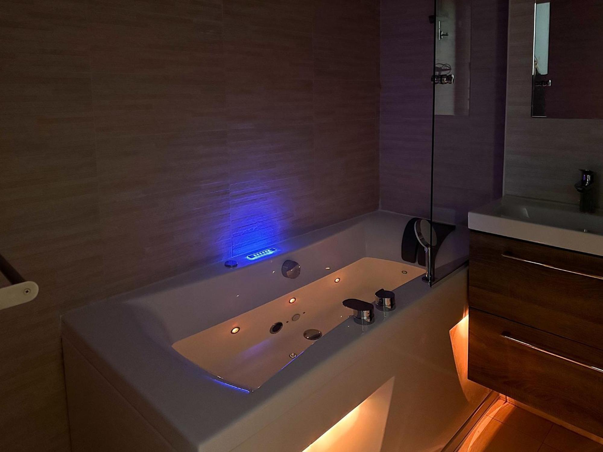 Loveroom Adults Only Jacuzzi Vieille Apartment Annecy