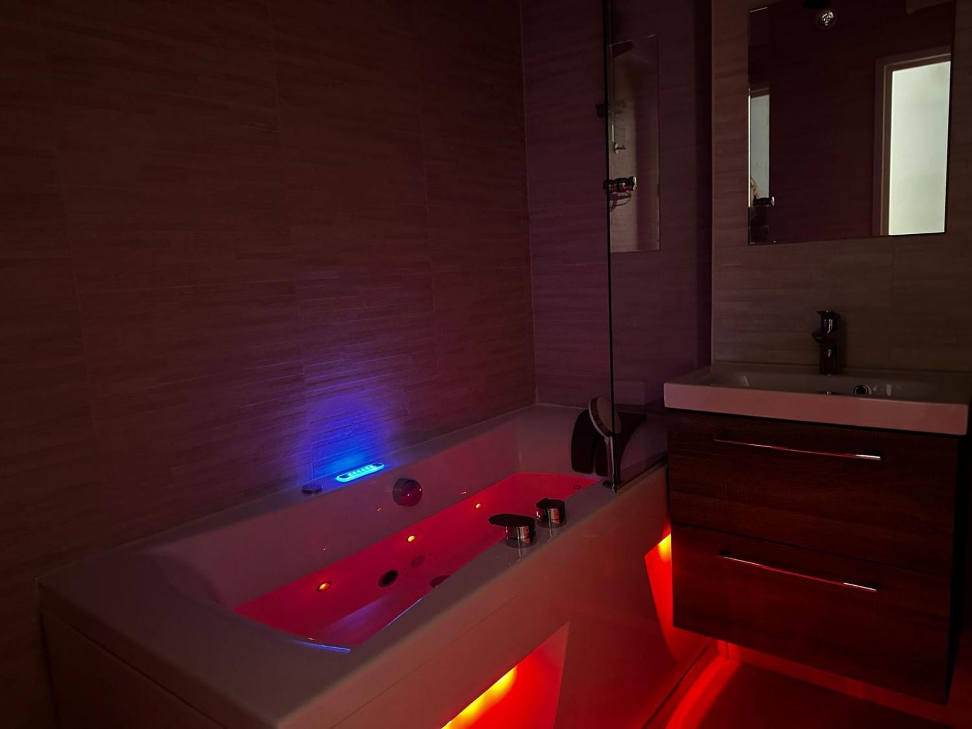 Loveroom Adults Only Jacuzzi Vieille