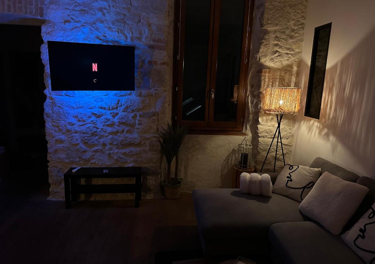 French Loft - Central & Comfy