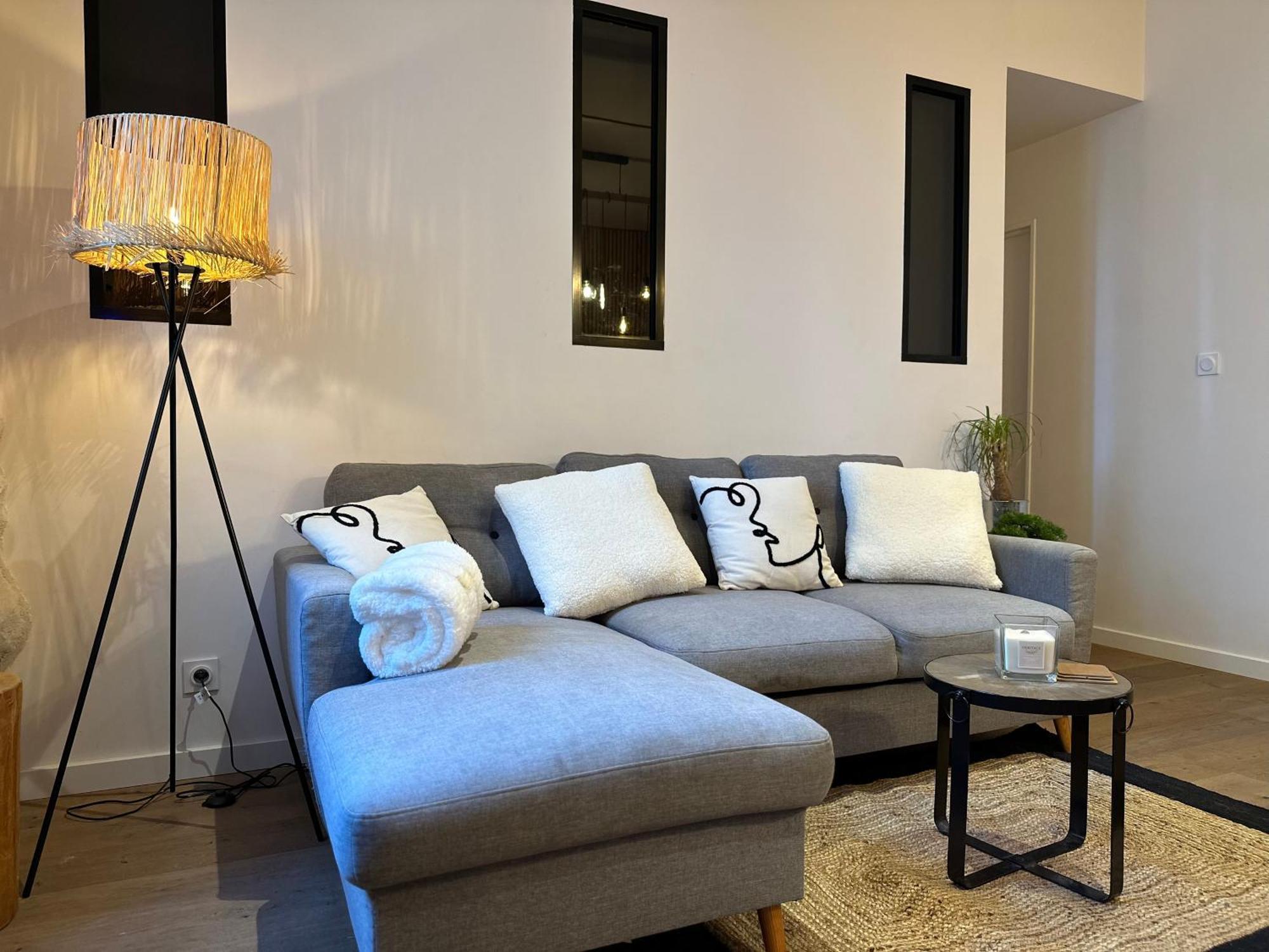 French Loft - Central & Comfy *