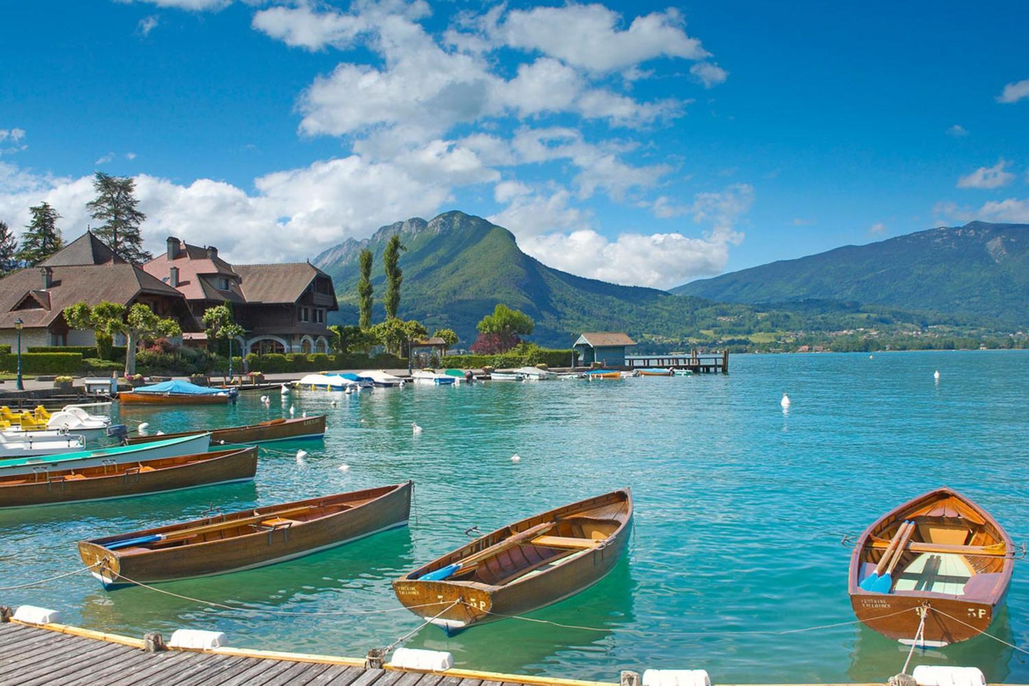 Apartment Le Bleu Du Lac: Lakeside Serenity With Private Parking Annecy
