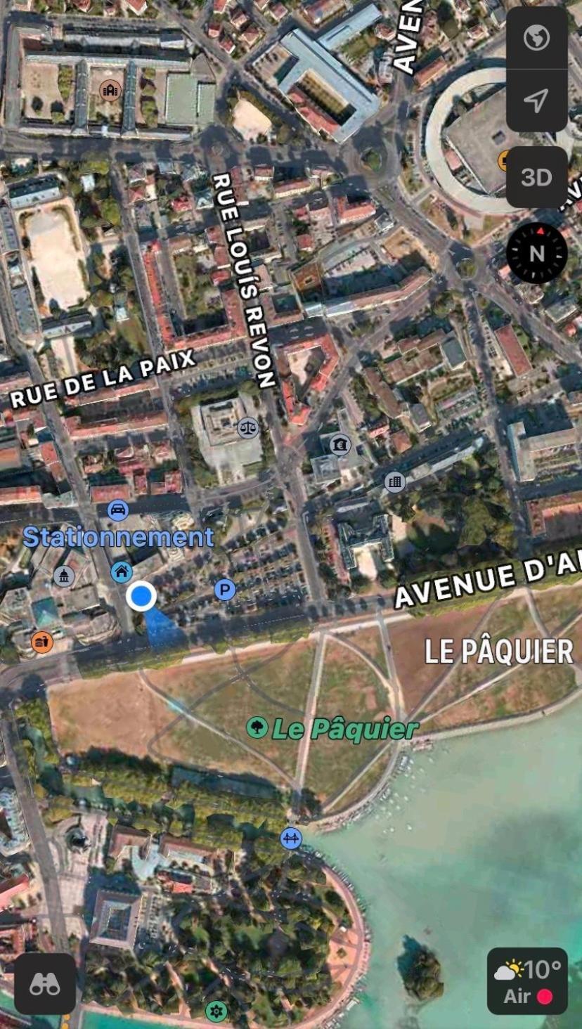 Centre,