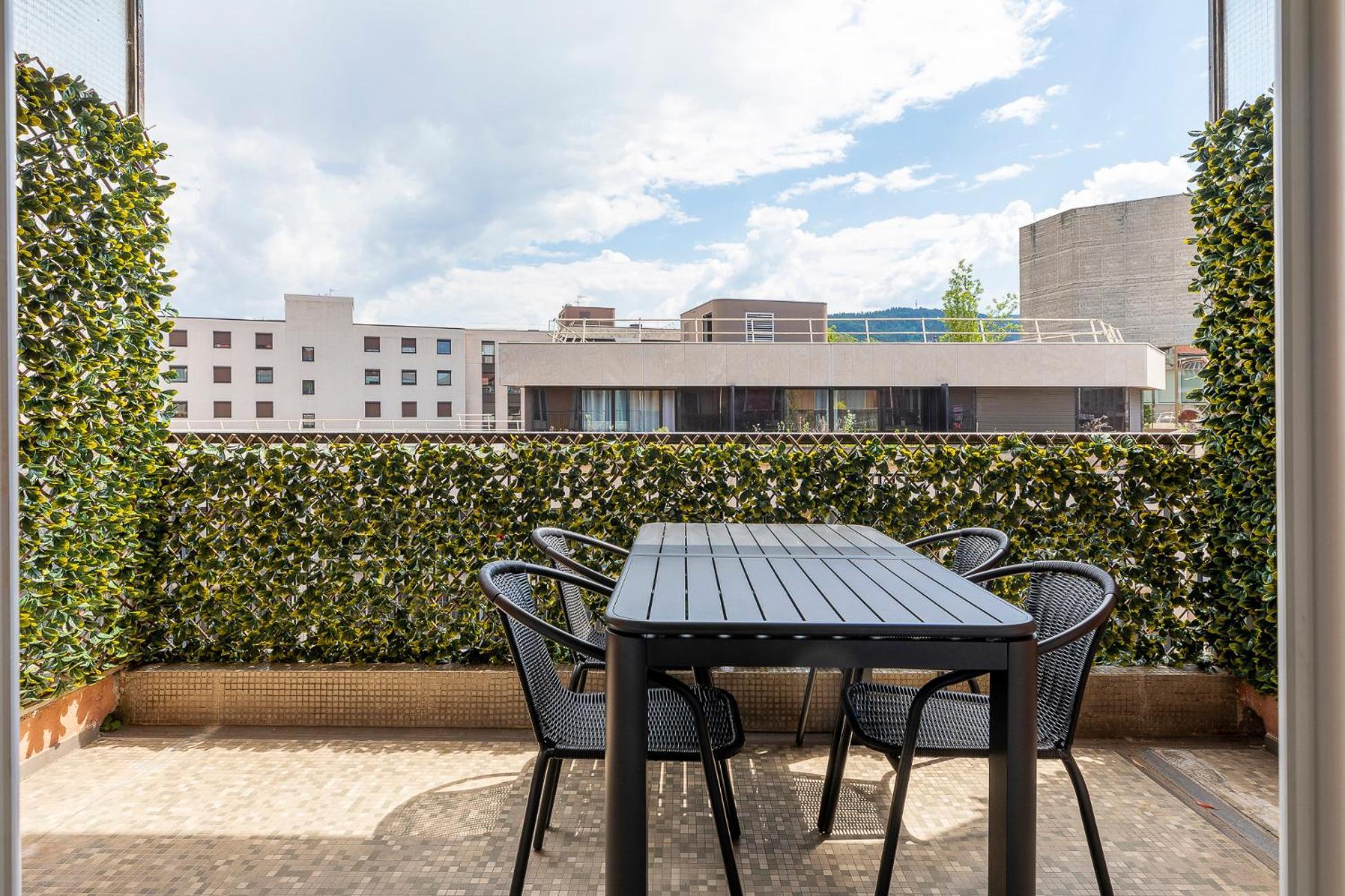 Apartment Centre Et Type 3 Terrasse Annecy