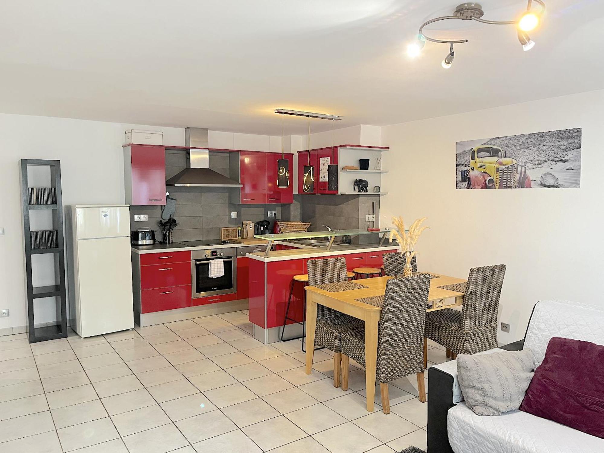 Superbe Avec Parking Gratuit Sur Place Appartement *