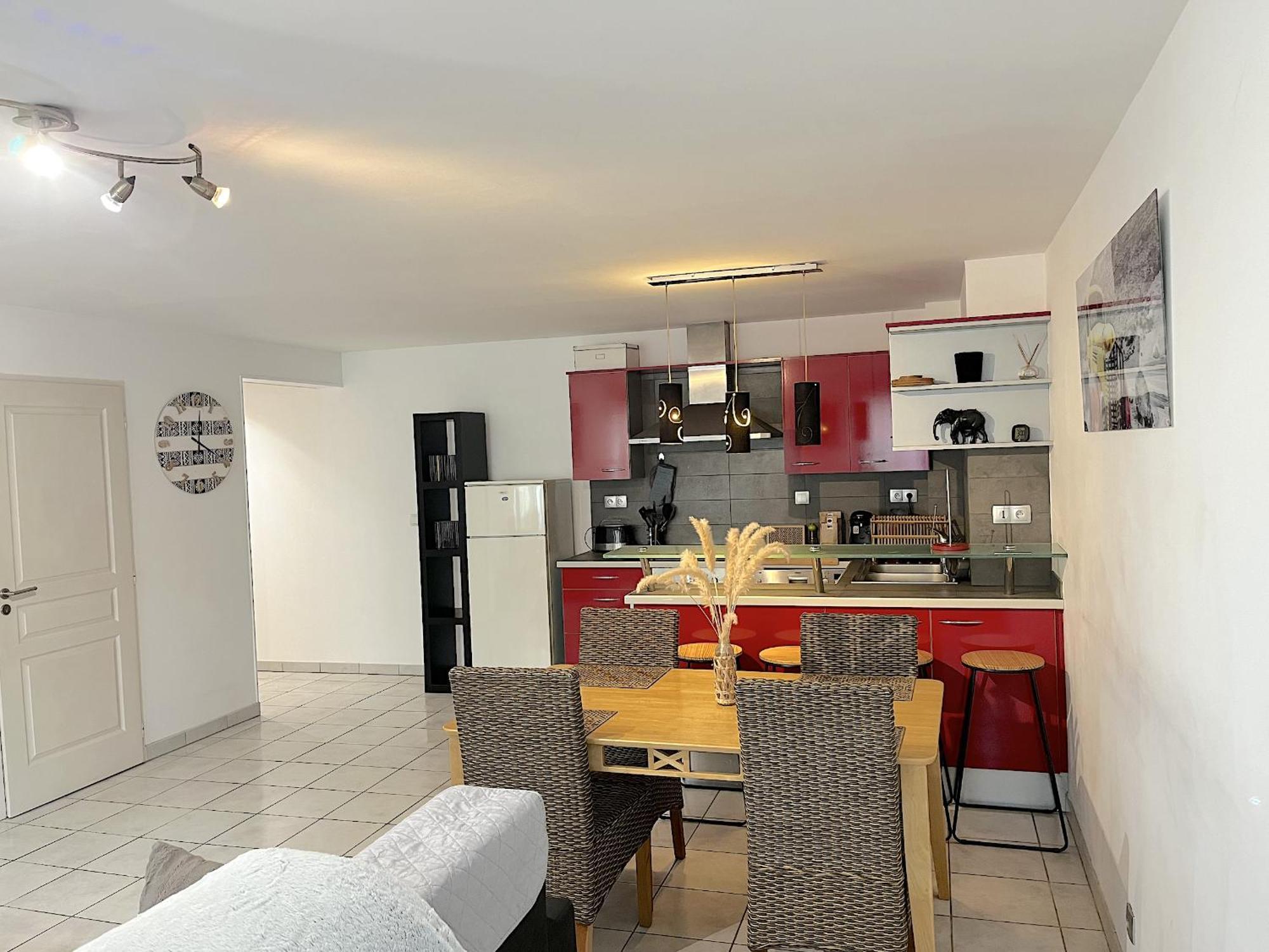 Appartement Superbe Avec Parking Gratuit Sur Place Annecy