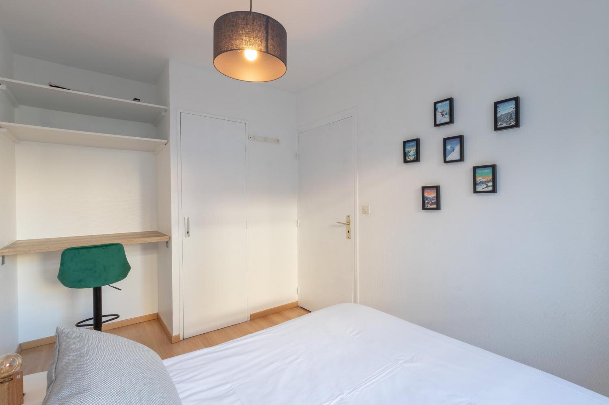 Apartment & L' Ideal - Gare, Et Parking Public 5 Min Annecy