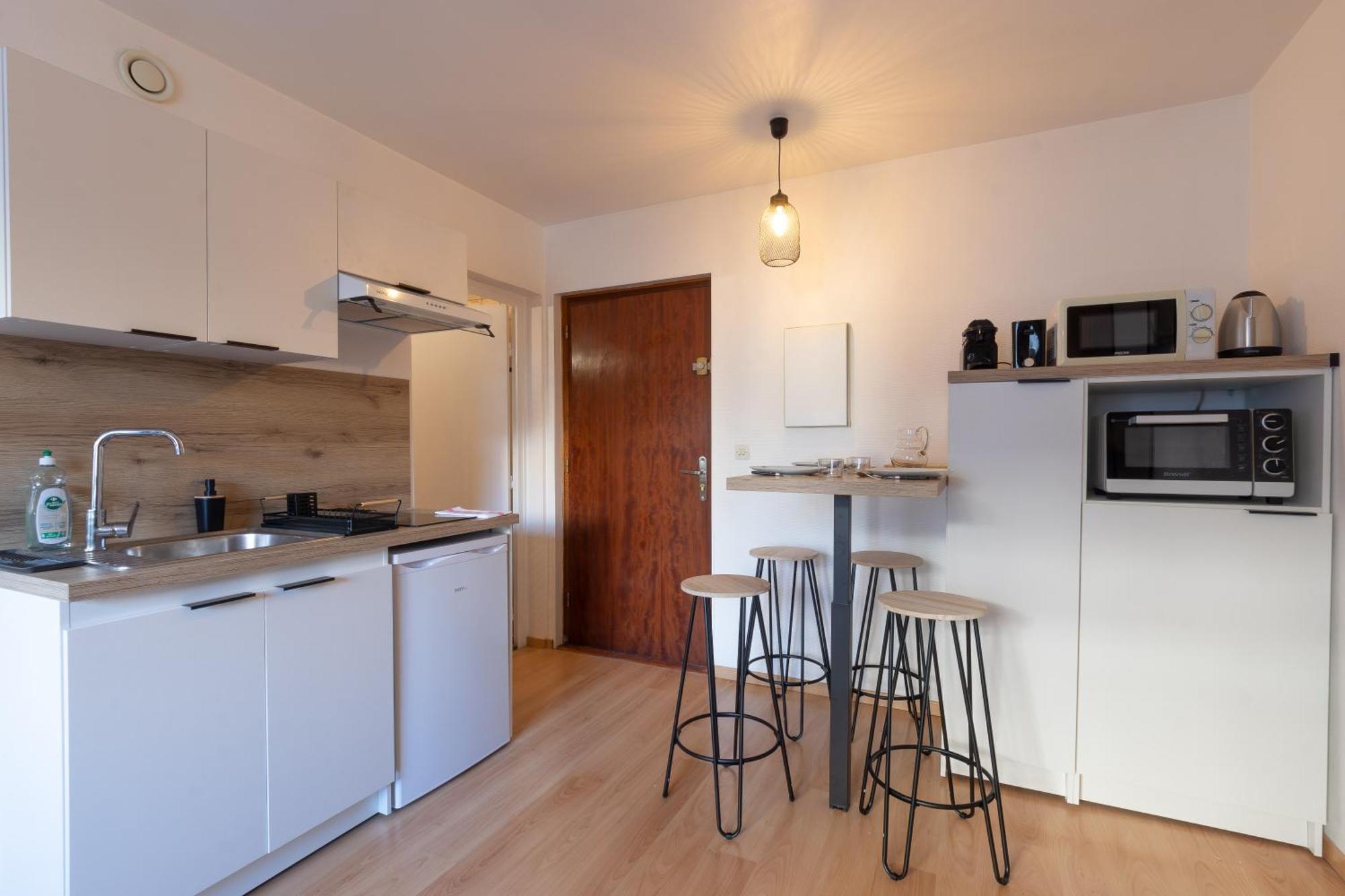 Apartment & L' Ideal - Gare, Et Parking Public 5 Min