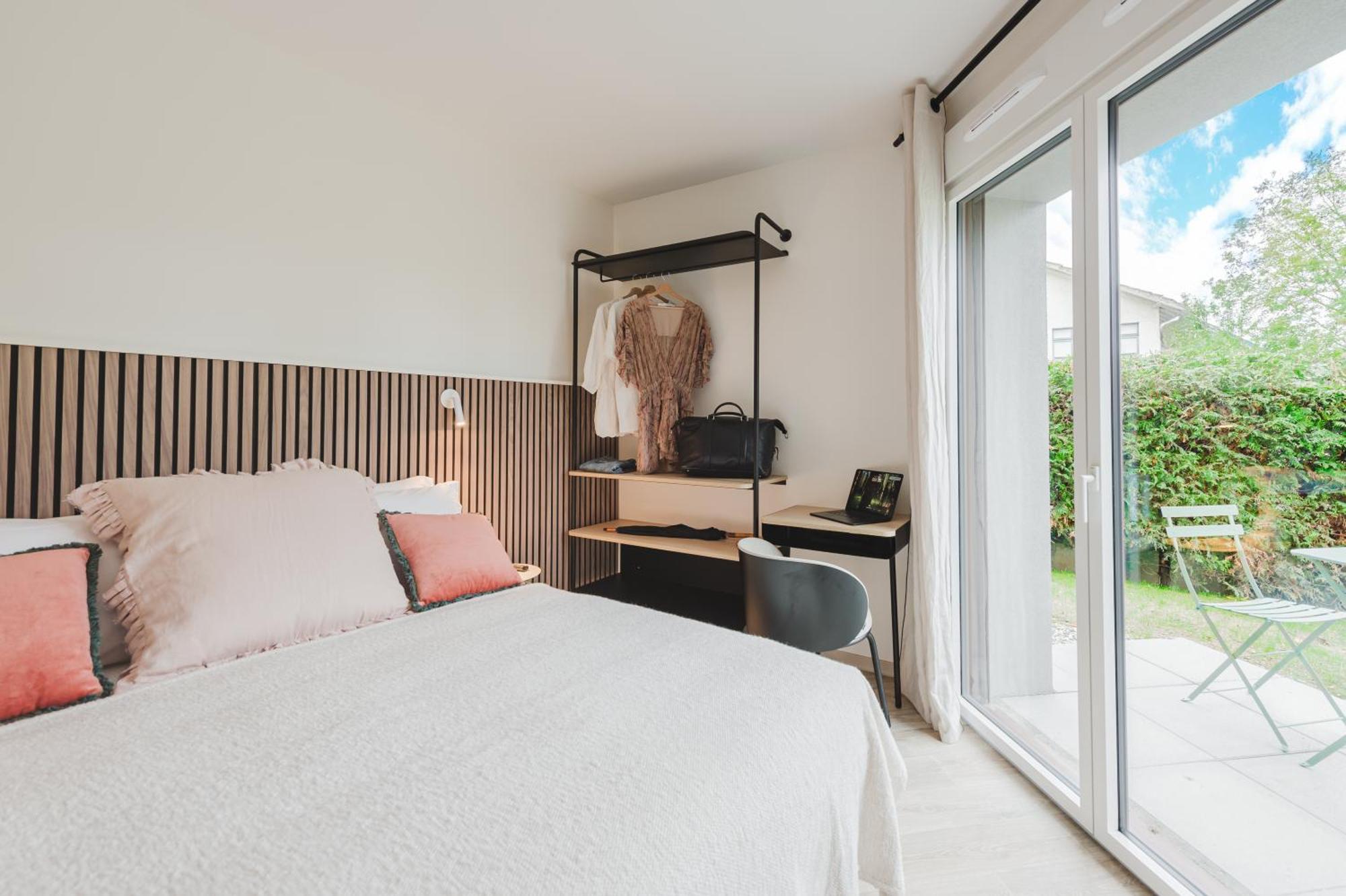 Neostelia * Annecy