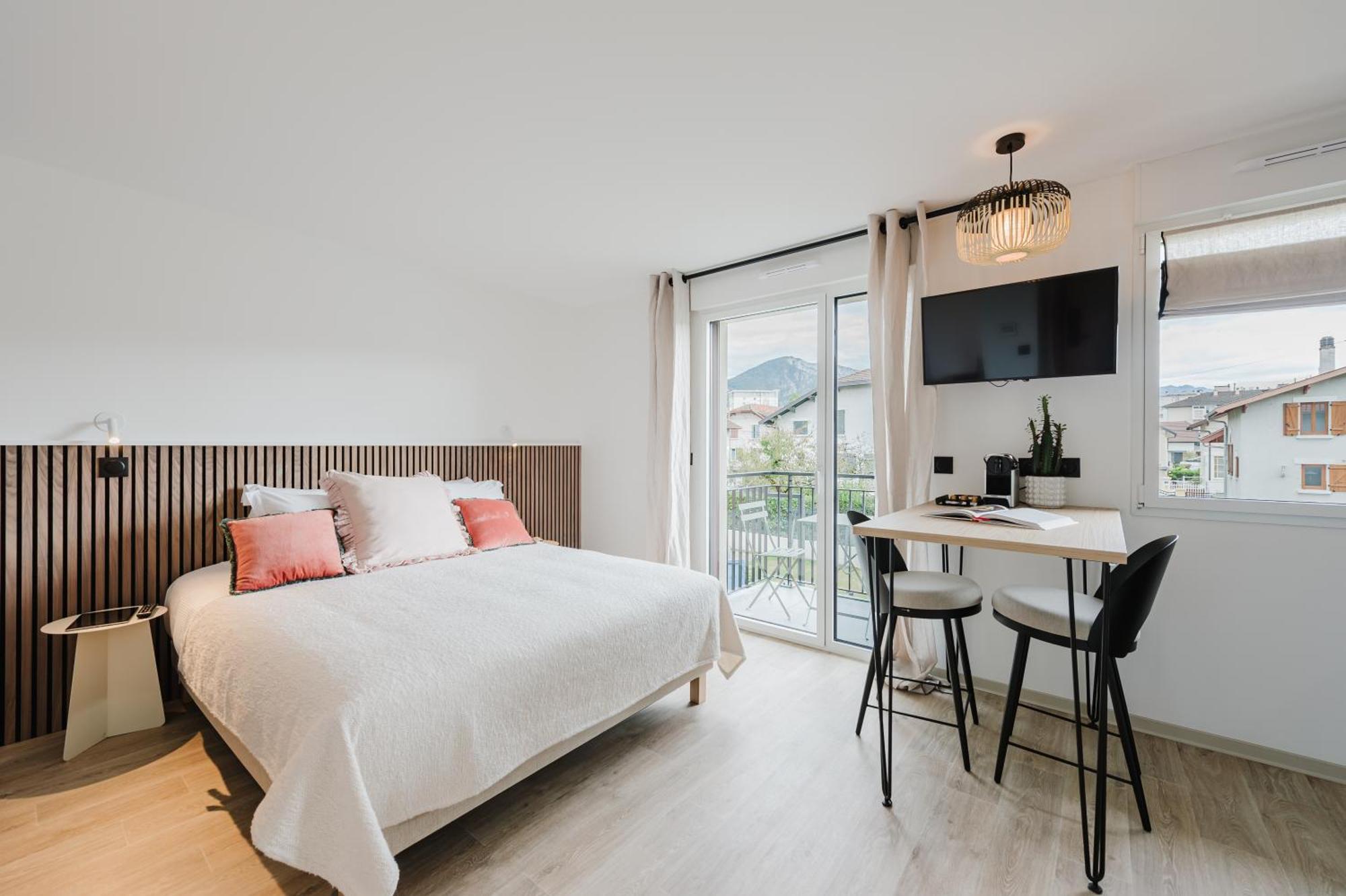 Neostelia Aparthotel *