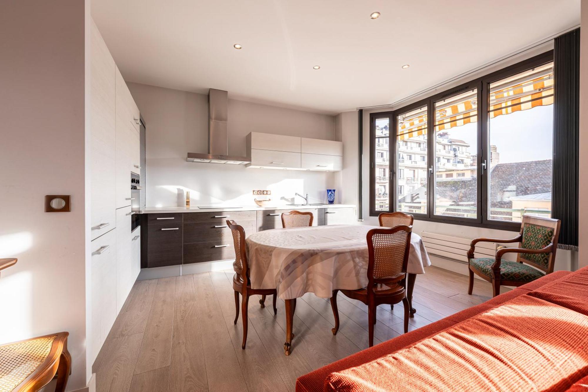 - Le 10 Apartment Annecy
