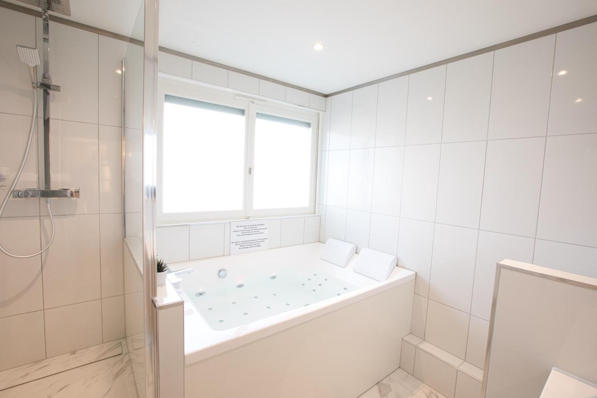 Baignoire Balneo Apartment *