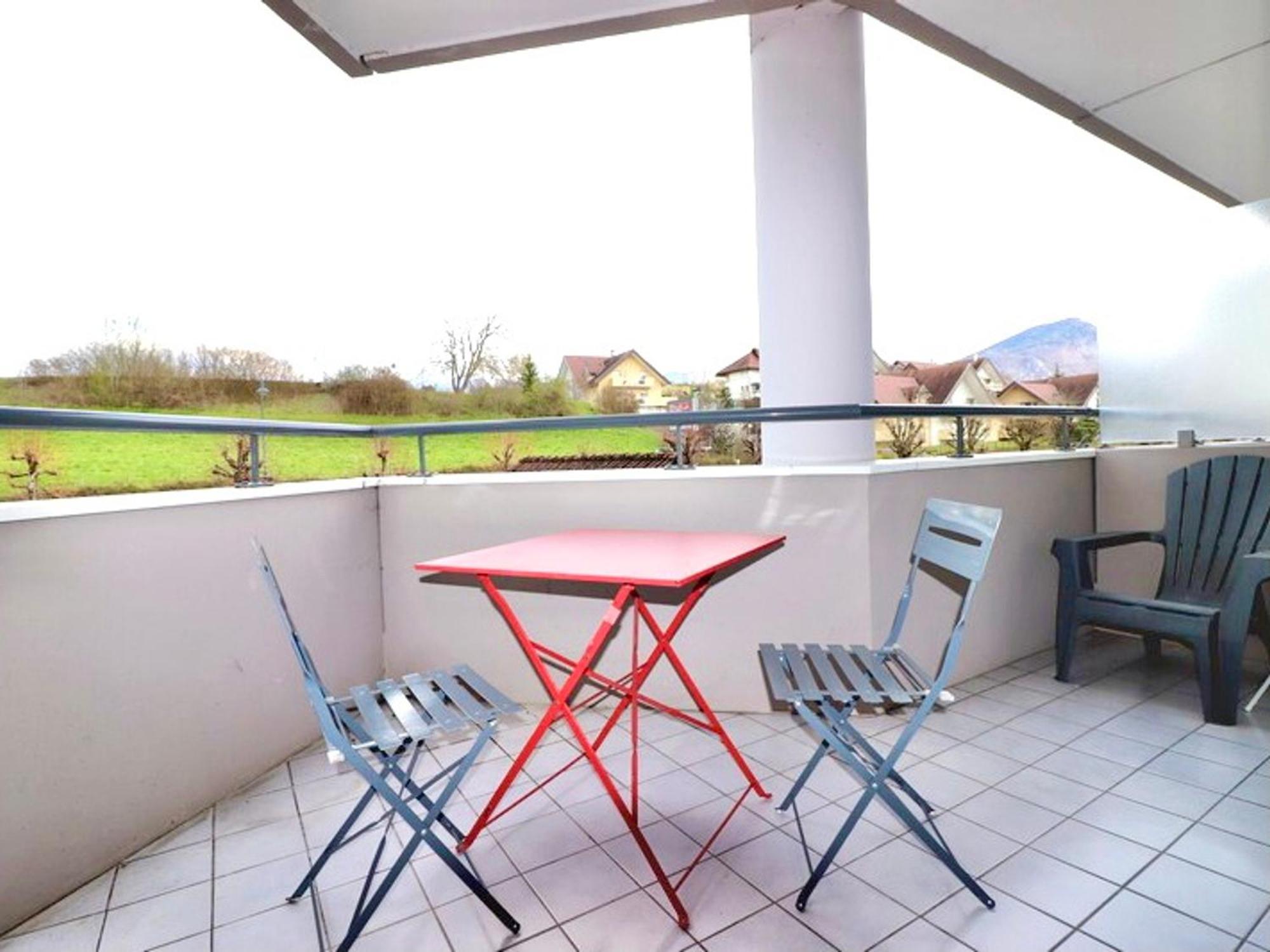 Renove A Avec Terrasse, Proche Commerces Et Parking Prive - Fr-1-432-42 Apartment *